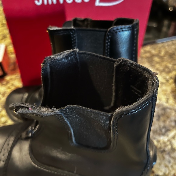 Black and brown pair of paddock riding boots for little riders. Great condition - Picture 3 of 8